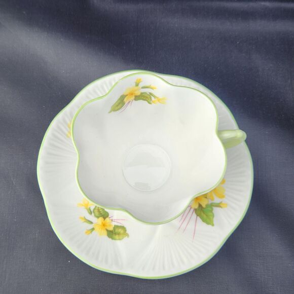 Primrose Pattern Tea Cup Dainty Shape Shelley Bone China Spring Flowers February - Picture 3 of 10